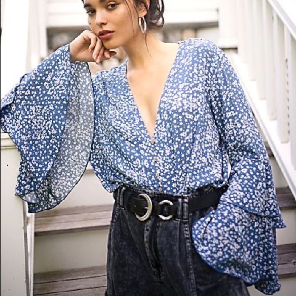 free People ditzy floral bodysuit NWT sz S 🌻